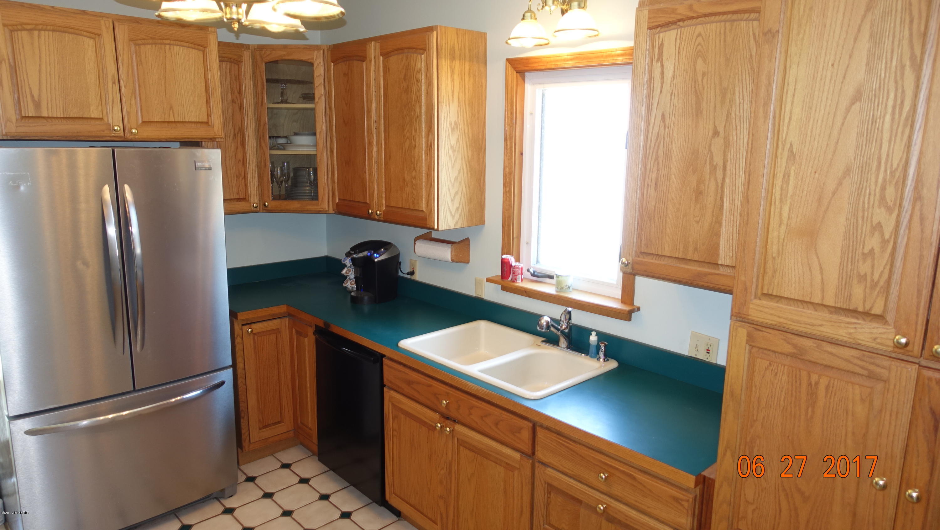 1347 West Lemon Creek Road Baroda, MI 49101 - Photo 13 of 34 Kitchen3