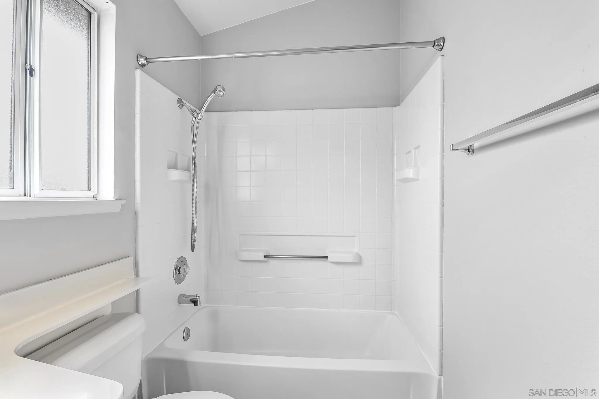 39884 North General Kearny Road Temecula, CA 92591 - Photo 27 of 58 a bathroom with a shower and a bath tub
