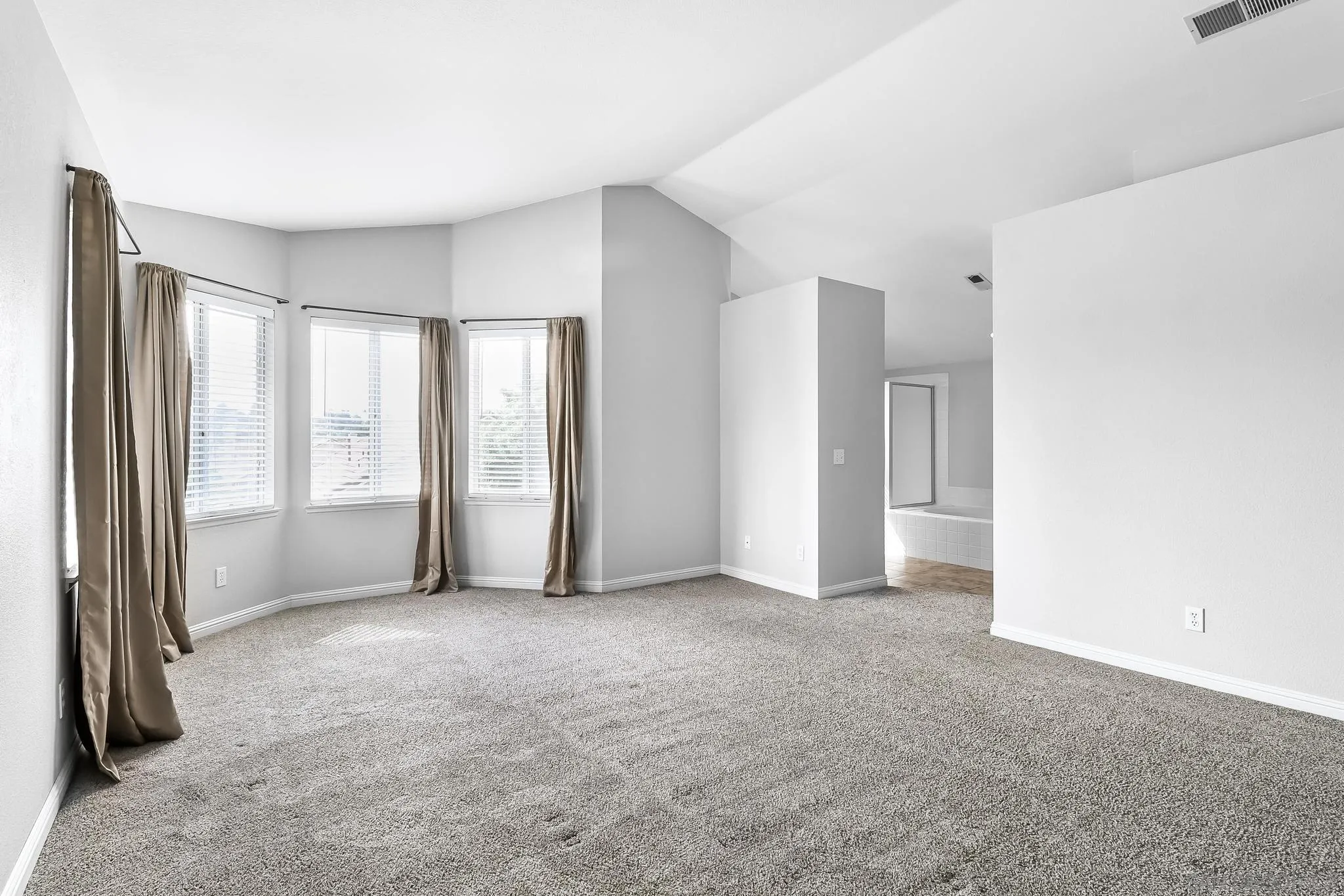 39884 North General Kearny Road Temecula, CA 92591 - Photo 32 of 58 a view of an empty room with a window