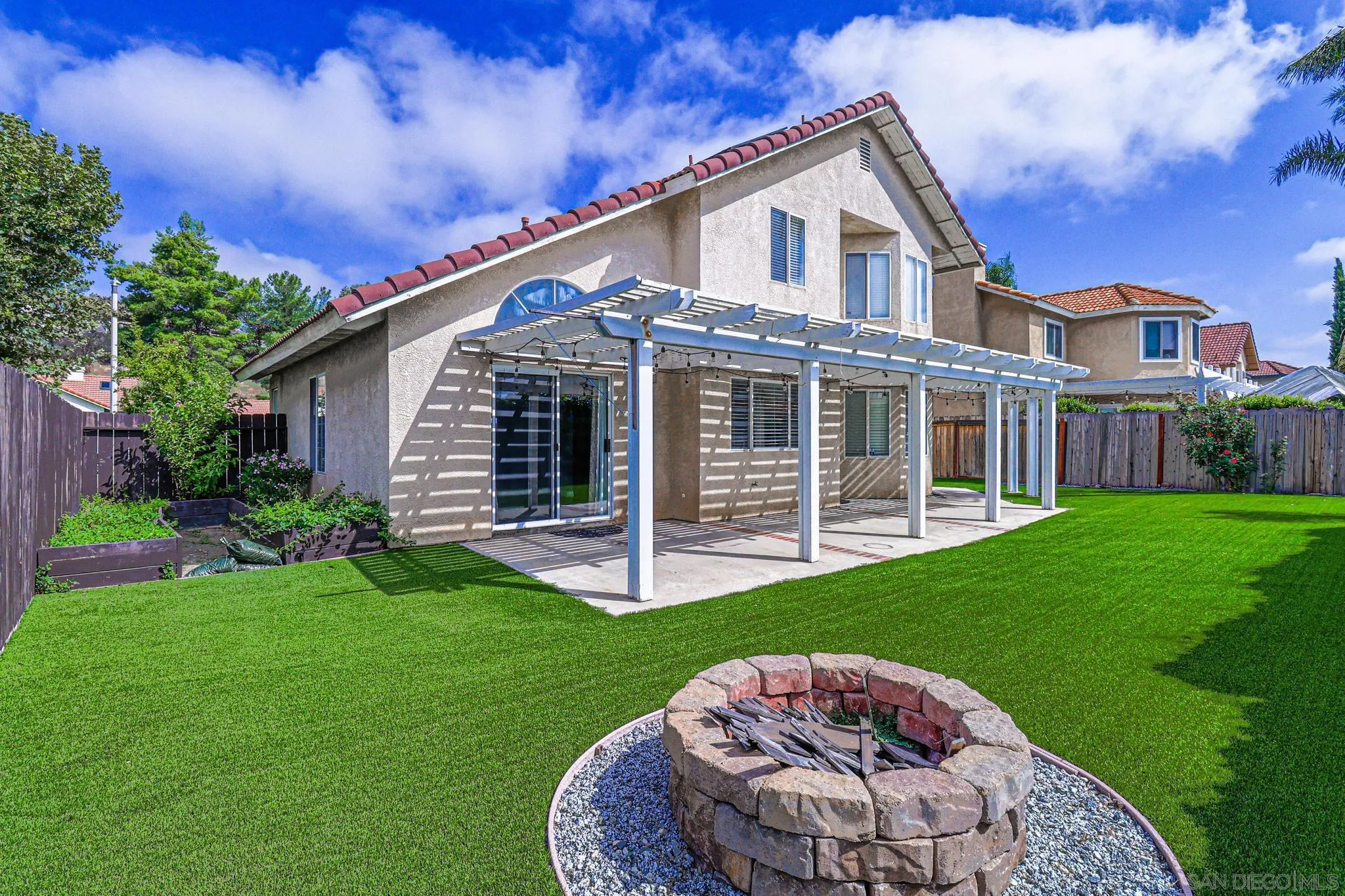 39884 North General Kearny Road Temecula, CA 92591 - Photo 46 of 58 a house with garden in front of it