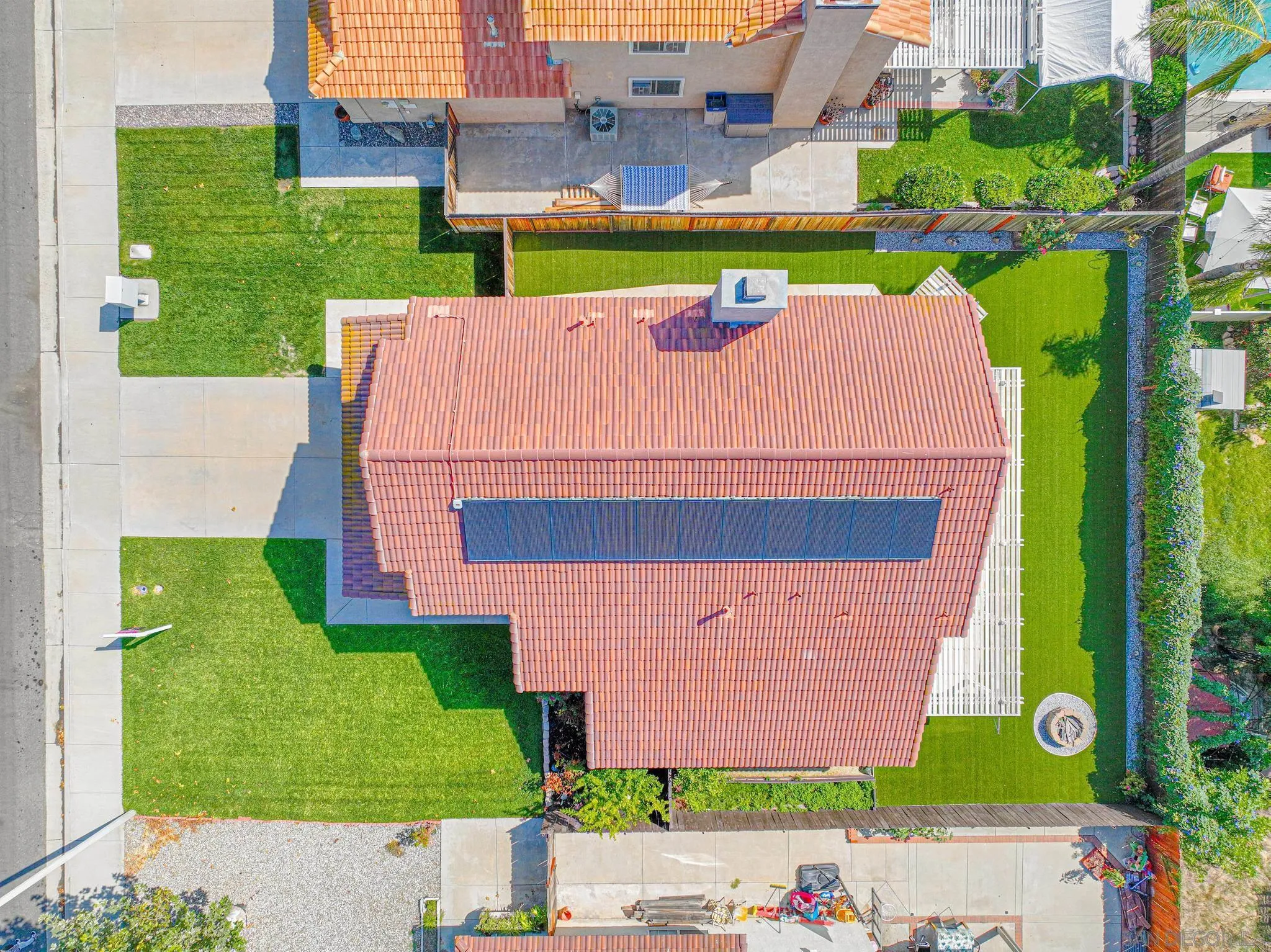39884 North General Kearny Road Temecula, CA 92591 - Photo 55 of 58 a view of a table and chairs in the garden
