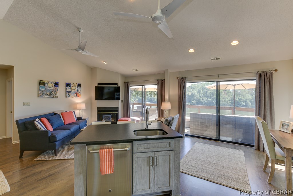 117 Mariners Point Lane, Unit D Hartfield, VA 23071 - Photo 5 of 32
