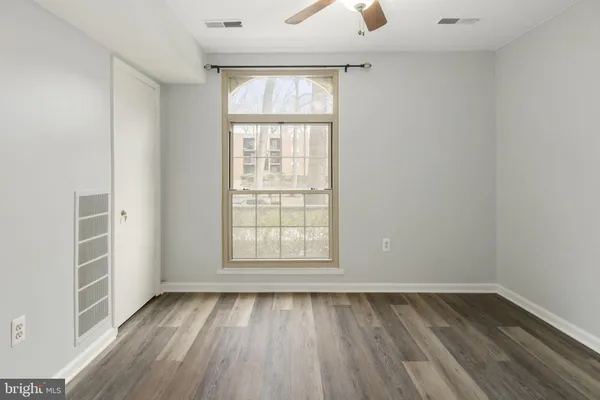 $1,950 | 3354 Woodburn Road, Unit 14, Annandale, VA 22003