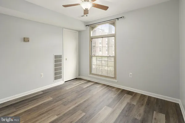 $1,950 | 3354 Woodburn Road, Unit 14, Annandale, VA 22003