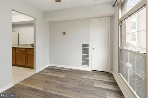 $1,950 | 3354 Woodburn Road, Unit 14, Annandale, VA 22003