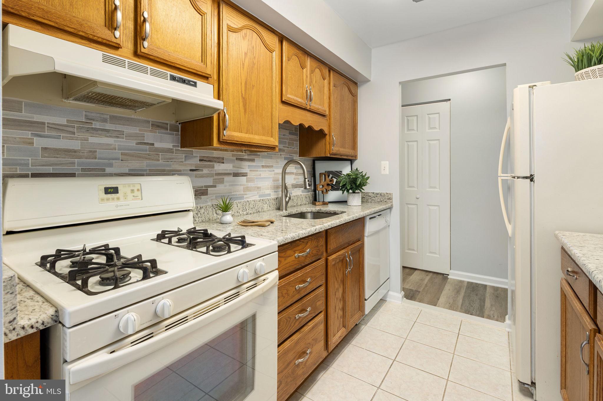 3354 Woodburn Road, Unit 14 Annandale, VA 22003 - Photo 19 of 55