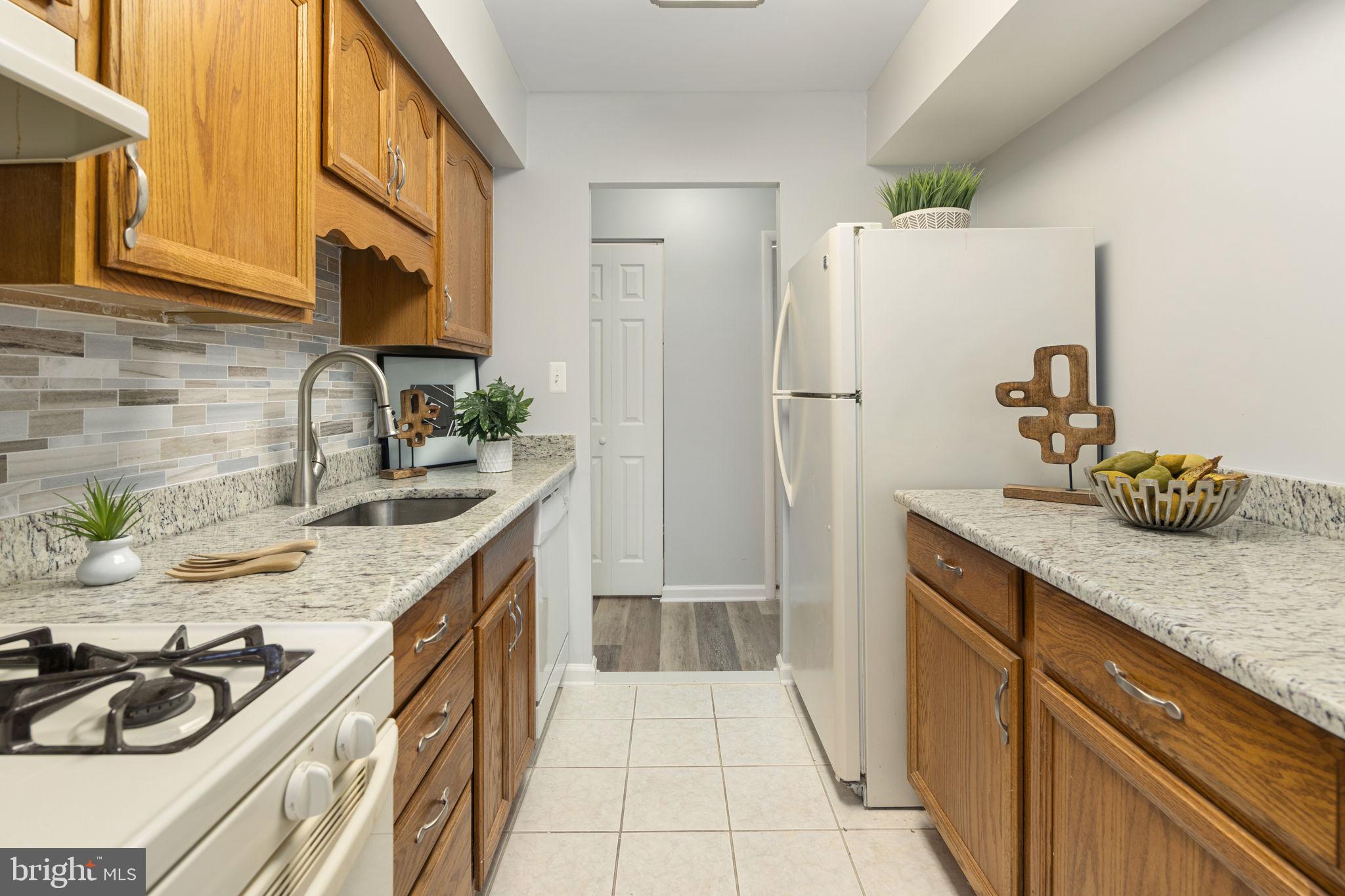 3354 Woodburn Road, Unit 14 Annandale, VA 22003 - Photo 20 of 55