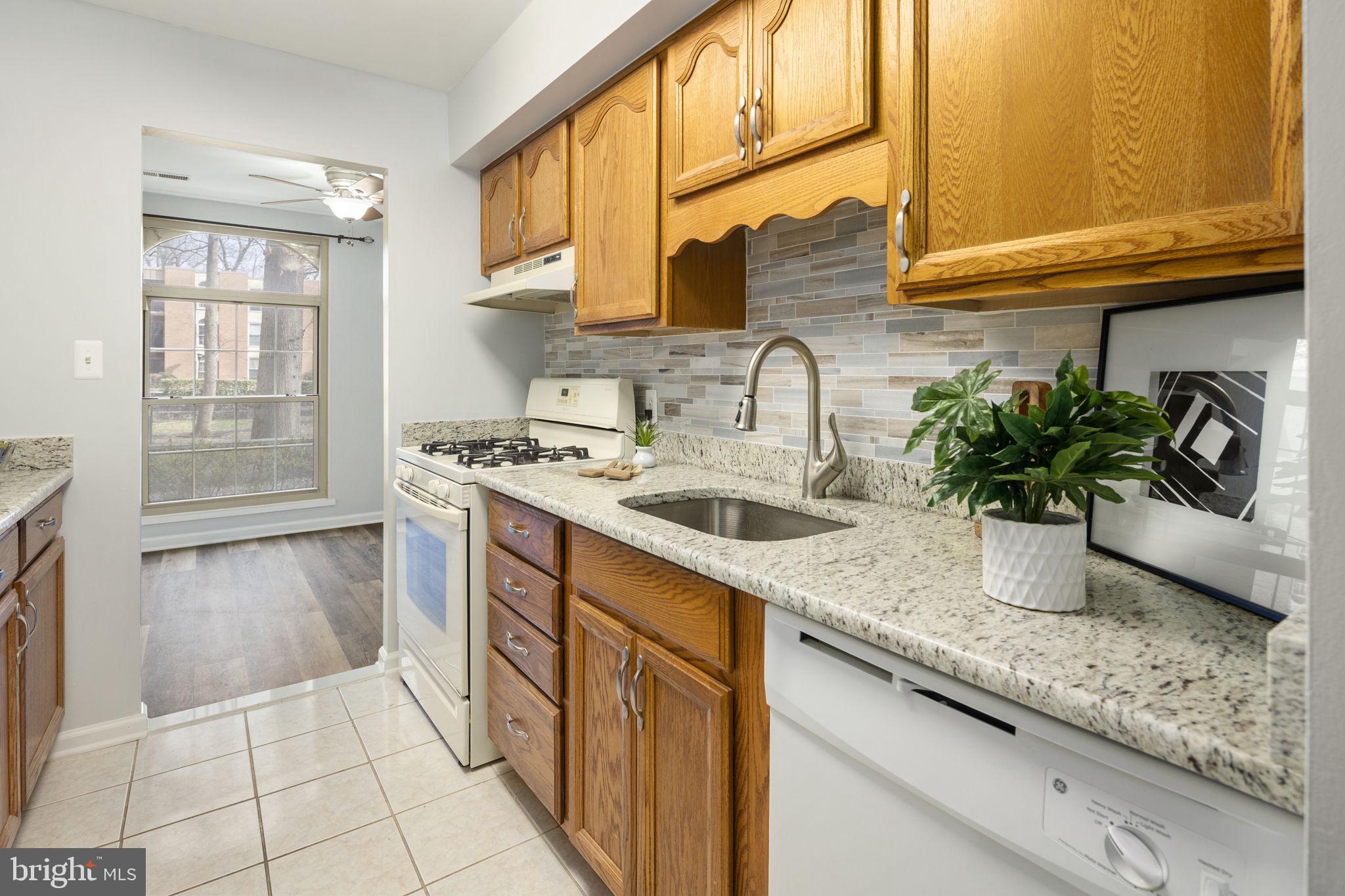 3354 Woodburn Road, Unit 14 Annandale, VA 22003 - Photo 22 of 55