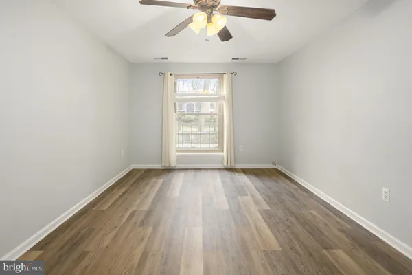 $1,950 | 3354 Woodburn Road, Unit 14, Annandale, VA 22003