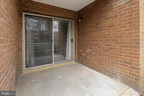 $1,950 | 3354 Woodburn Road, Unit 14, Annandale, VA 22003