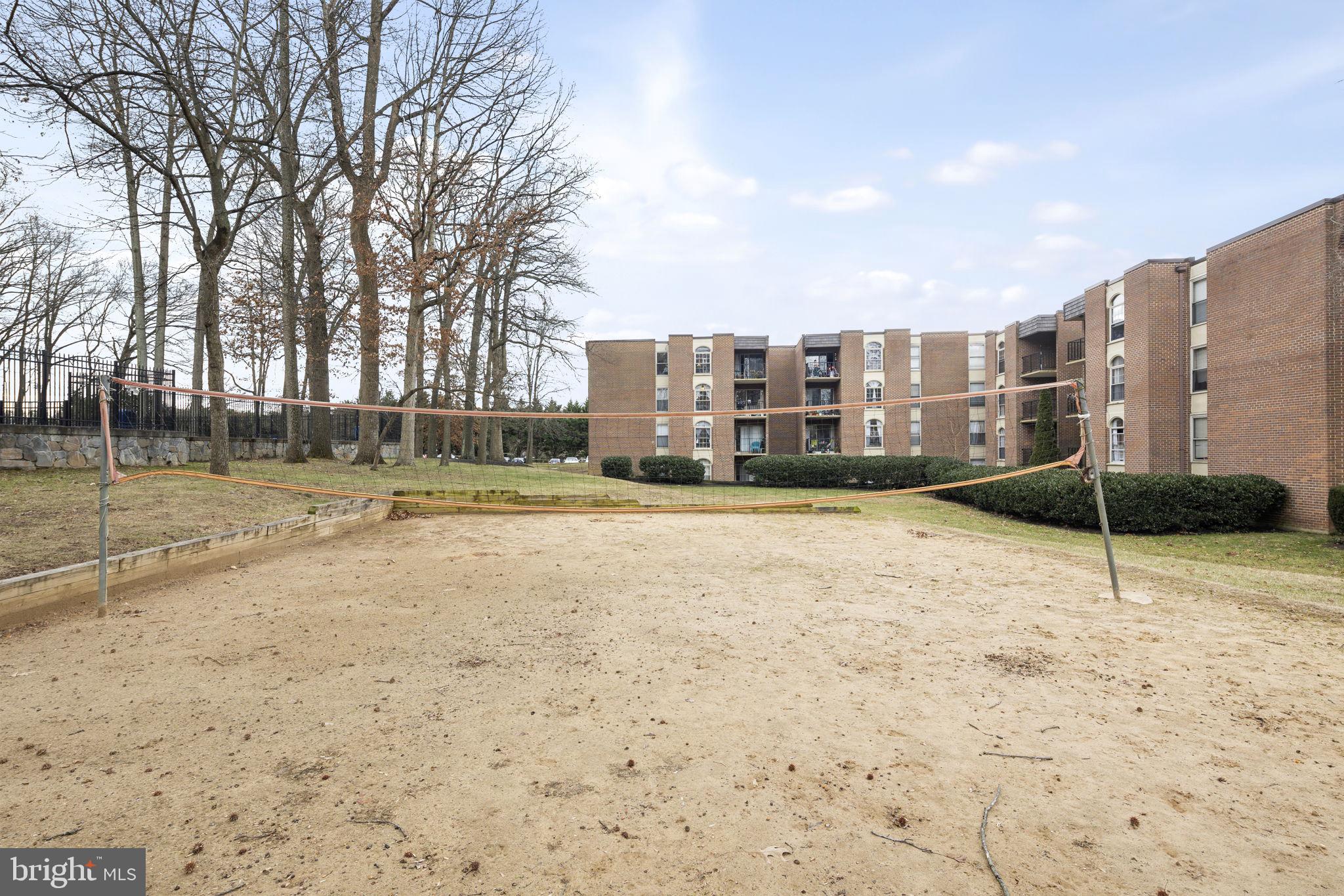 3354 Woodburn Road, Unit 14 Annandale, VA 22003 - Photo 46 of 55