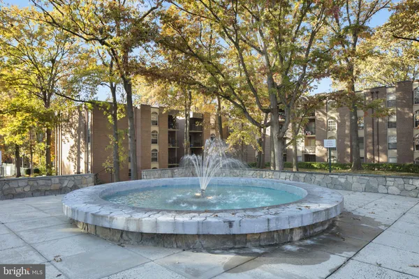 $1,950 | 3354 Woodburn Road, Unit 14, Annandale, VA 22003