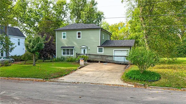 $225,000 | 1716 South Beacon Avenue, Sedalia, MO 65301