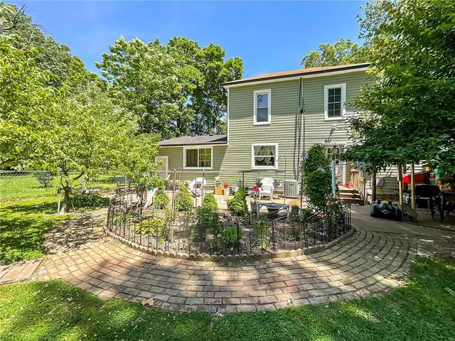 $225,000 | 1716 South Beacon Avenue, Sedalia, MO 65301