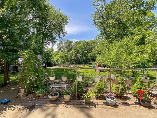 $225,000 | 1716 South Beacon Avenue, Sedalia, MO 65301