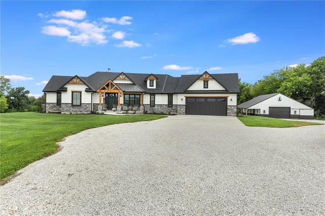 $1,100,000 | 4023 Highway 131, Odessa, MO 64076