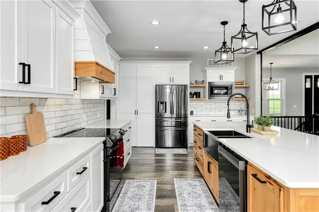 $1,100,000 | 4023 Highway 131, Odessa, MO 64076