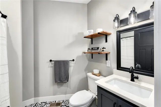 $1,100,000 | 4023 Highway 131, Odessa, MO 64076