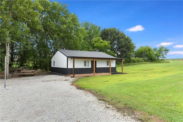 $1,100,000 | 4023 Highway 131, Odessa, MO 64076
