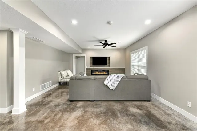 $1,100,000 | 4023 Highway 131, Odessa, MO 64076