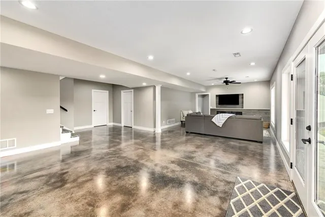 $1,100,000 | 4023 Highway 131, Odessa, MO 64076