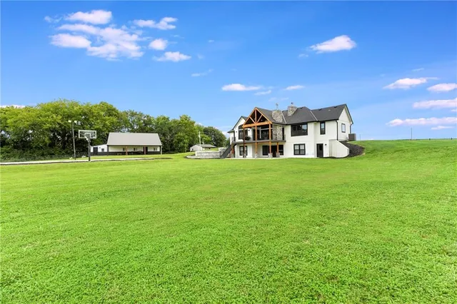 $1,100,000 | 4023 Highway 131, Odessa, MO 64076