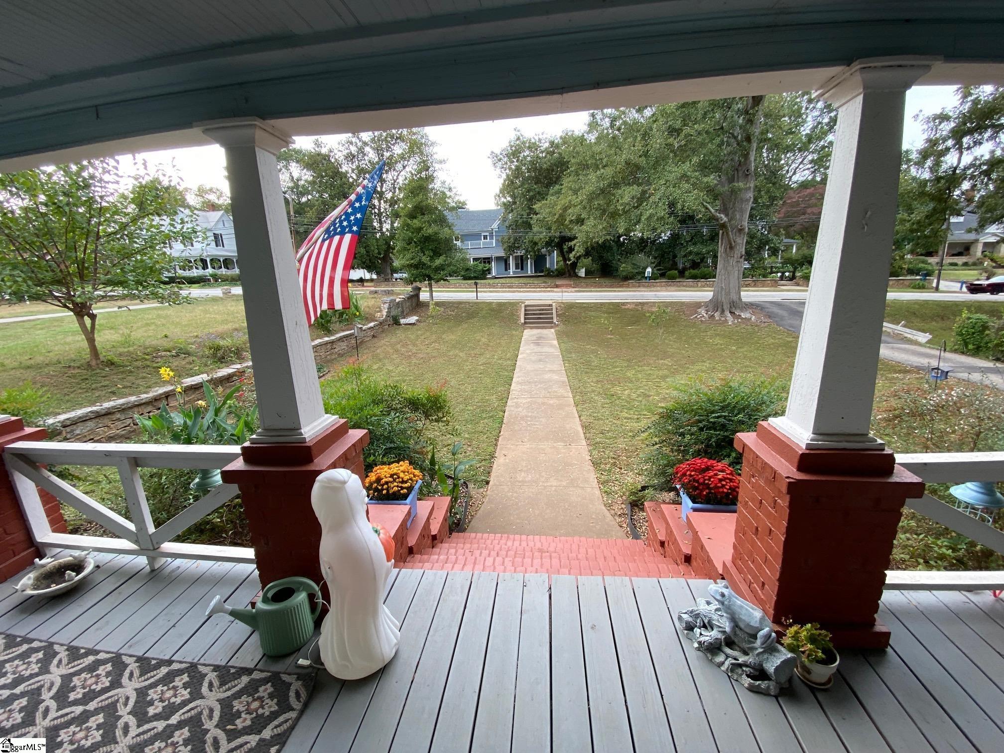 657 South Harper Street Laurens, SC 29360 - Photo 4 of 23