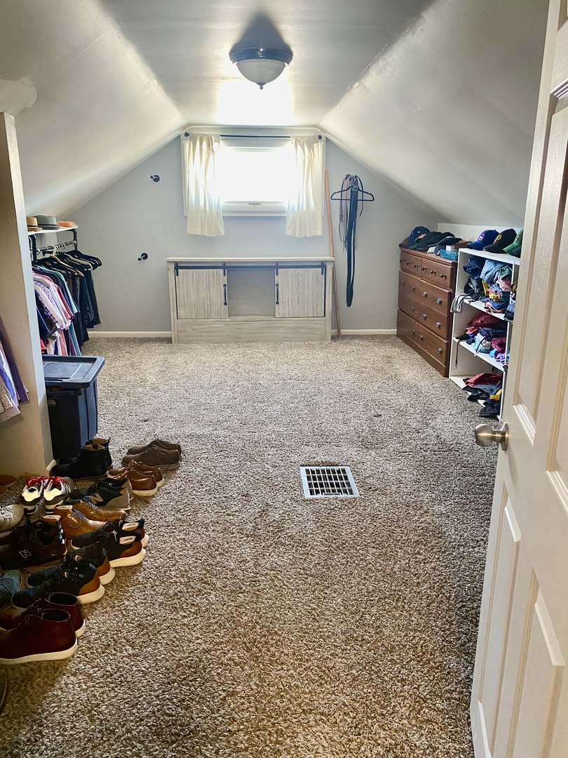817 North 7th Street Rochelle, IL 61068 - Photo 13 of 14 a room with furniture and a window