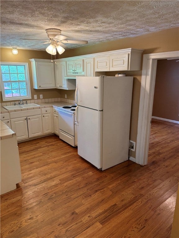 460 Waverly Road Auburn, AL 36832 - Photo 8 of 27 Kitchen with Formal Dining