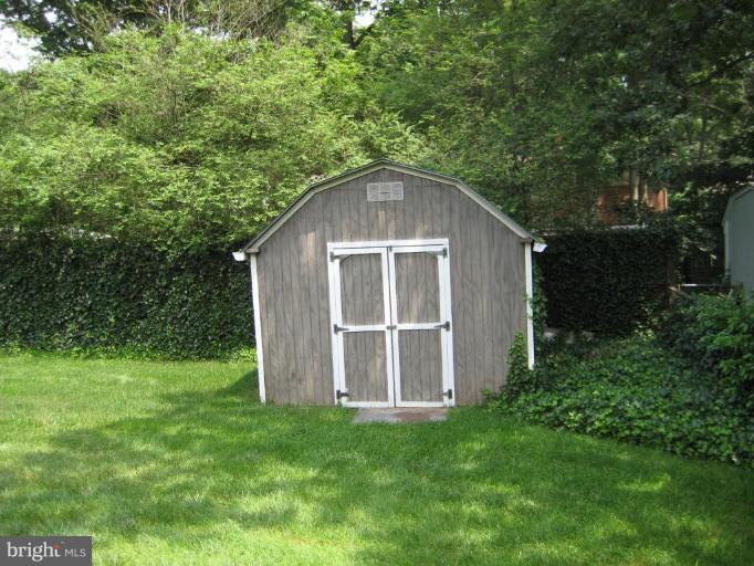 6023 Sumner Road Alexandria, VA 22310 - Photo 4 of 23 Shed