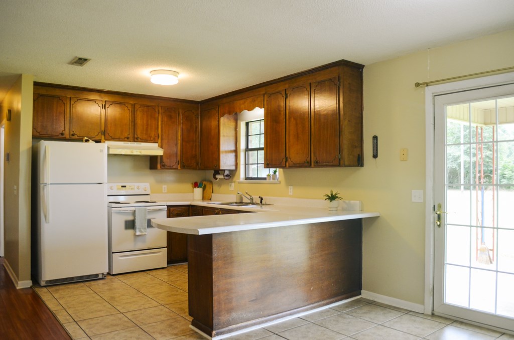 225 Royce Lane Dothan, AL 36305 - Photo 8 of 31