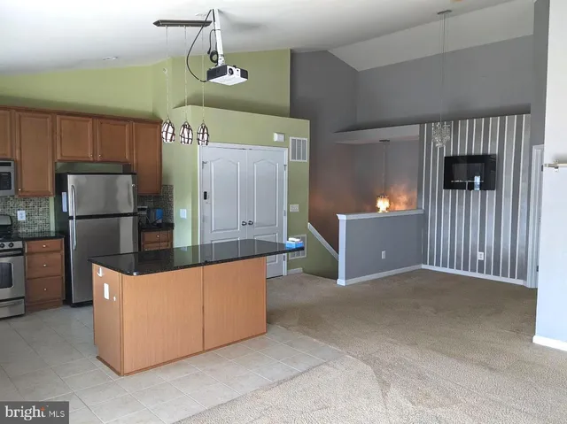 $2,625 | 19318 Diamond Lake Drive, Leesburg, VA 20176