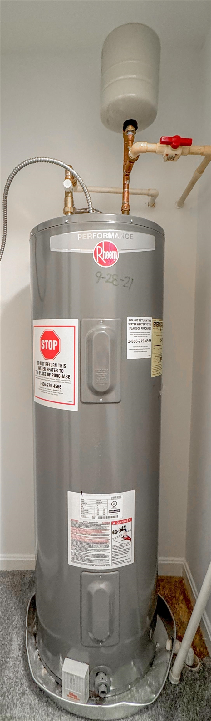 65 Fordway Extension, Unit 104 Derry, NH 03038 - Photo 14 of 27