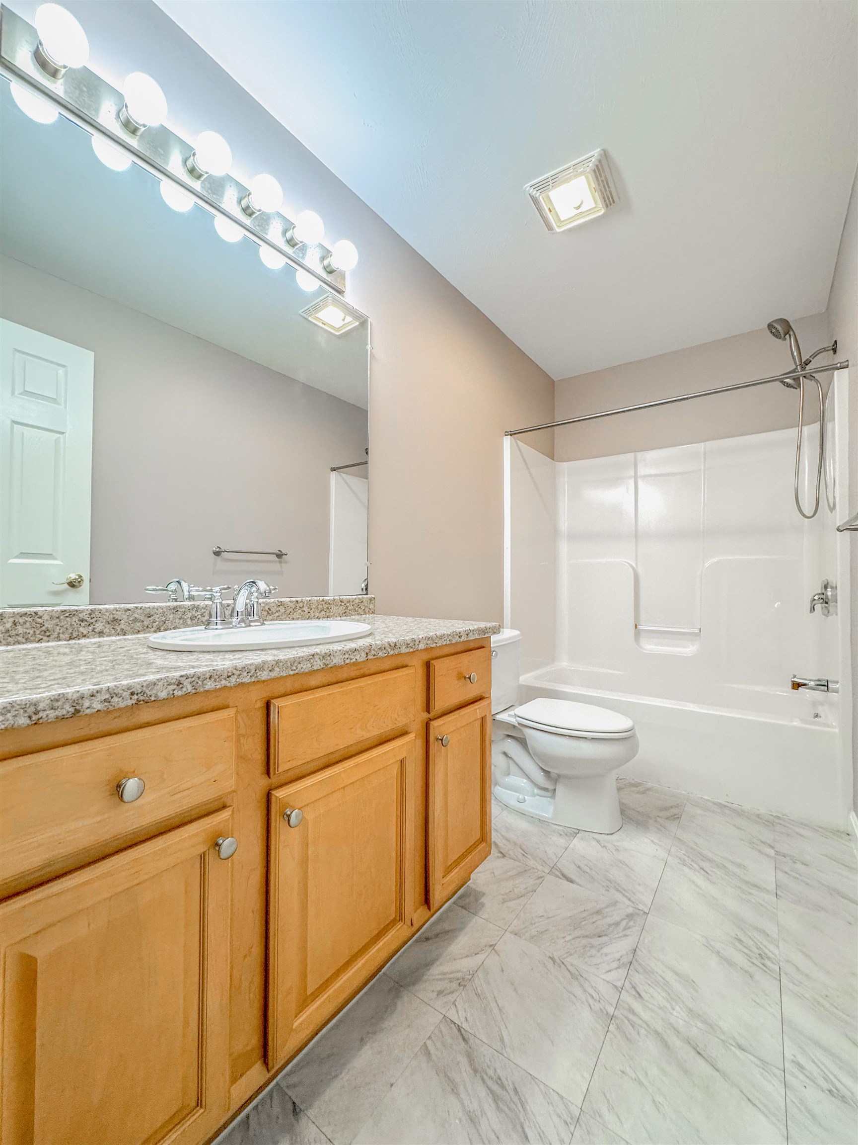 65 Fordway Extension, Unit 104 Derry, NH 03038 - Photo 3 of 27