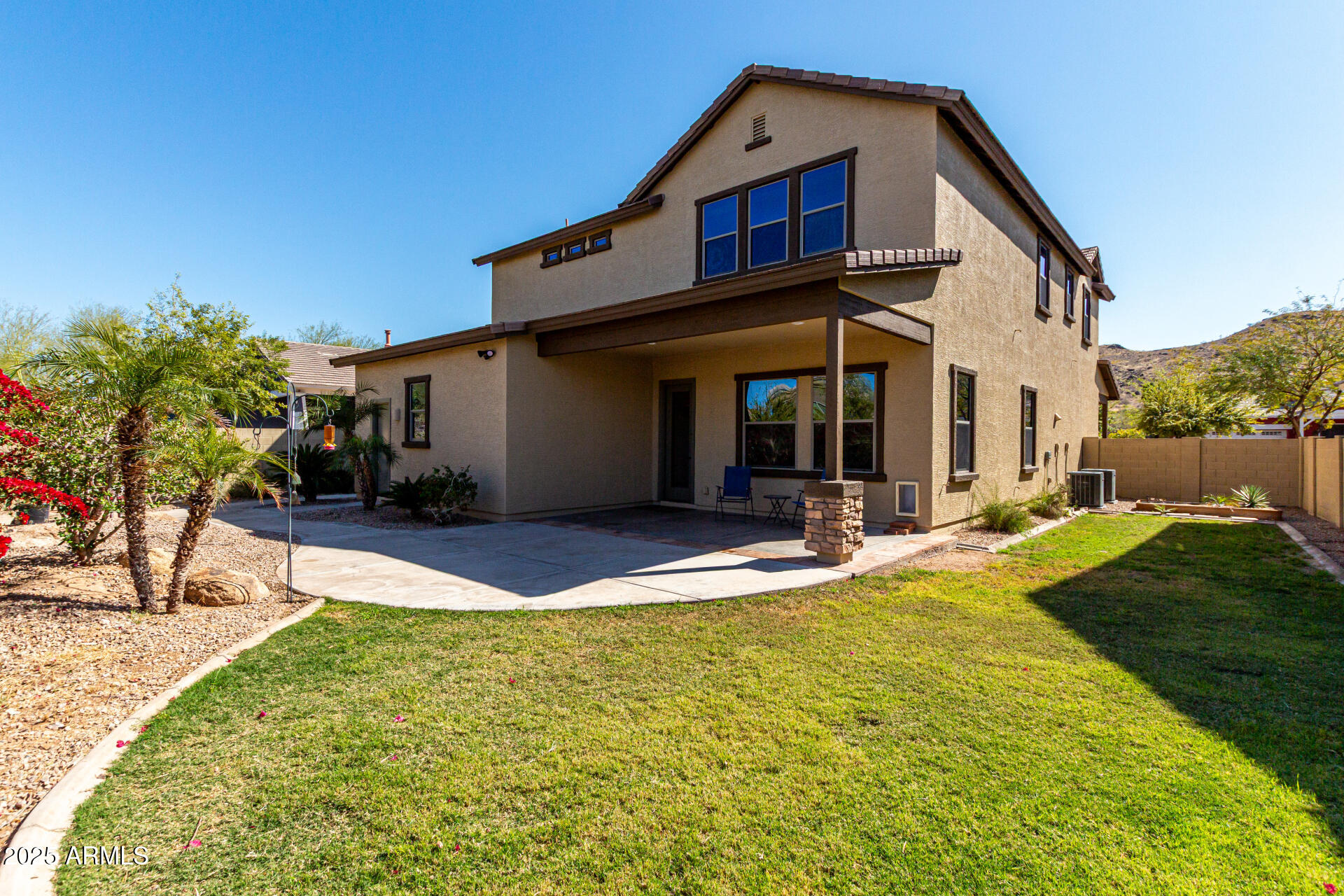3914 East Constance Way Phoenix, AZ 85042 - Photo 14 of 81 a view of a house with entertaining space