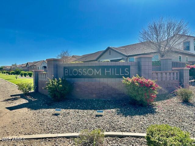 3914 East Constance Way Phoenix, AZ 85042 - Photo 61 of 81 a view of a house with a yard