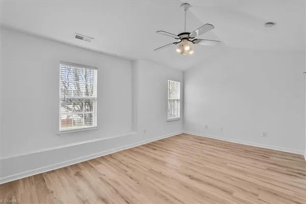 $1,800 | 18 Pickwick Place, Greensboro, NC 27407