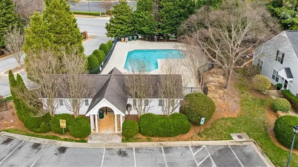 $1,800 | 18 Pickwick Place, Greensboro, NC 27407