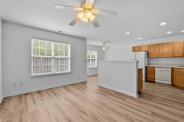 $1,800 | 18 Pickwick Place, Greensboro, NC 27407