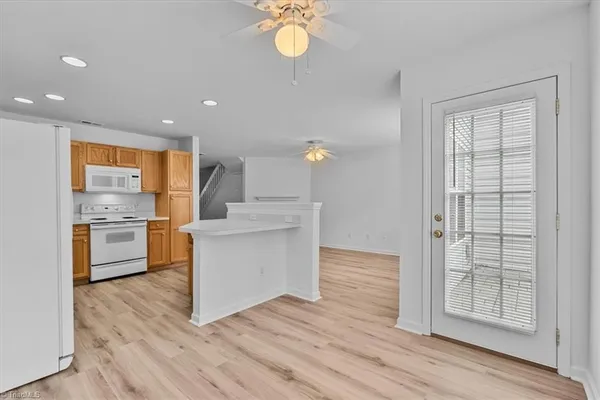 $1,800 | 18 Pickwick Place, Greensboro, NC 27407