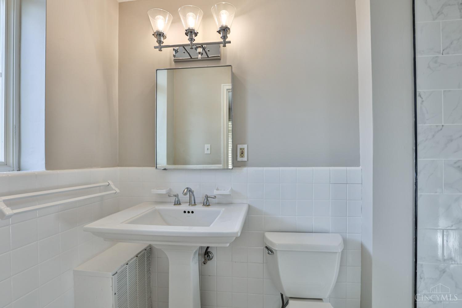 2372 Madison Road, Unit W2C Cincinnati, OH 45208 - Photo 18 of 24 Gallery Image 18