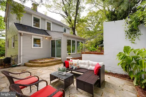 $749,000 | 704 Maplewood Avenue, Takoma Park, MD 20912