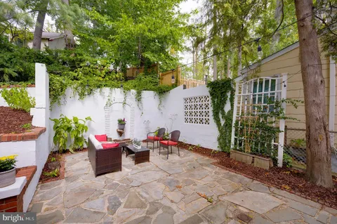 $749,000 | 704 Maplewood Avenue, Takoma Park, MD 20912