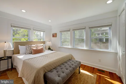 $749,000 | 704 Maplewood Avenue, Takoma Park, MD 20912