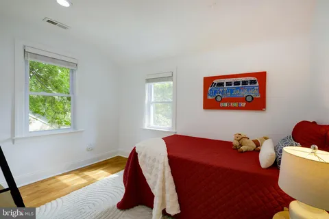 $749,000 | 704 Maplewood Avenue, Takoma Park, MD 20912