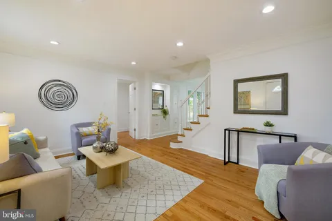 $749,000 | 704 Maplewood Avenue, Takoma Park, MD 20912