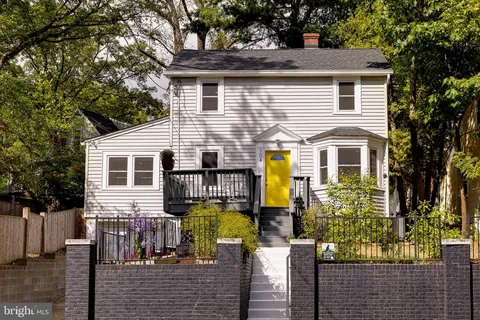 $749,000 | 704 Maplewood Avenue, Takoma Park, MD 20912