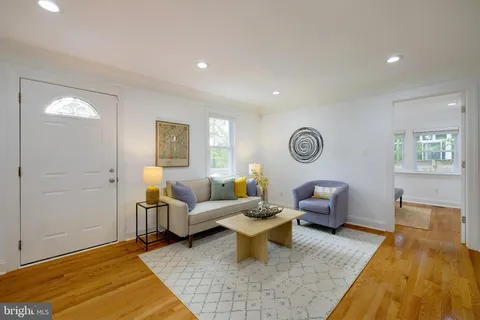 $749,000 | 704 Maplewood Avenue, Takoma Park, MD 20912