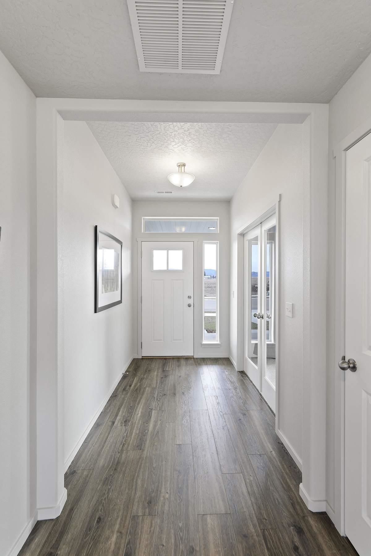 18721 East Riverside Avenue Spokane Valley, WA 99016 - Photo 2 of 13