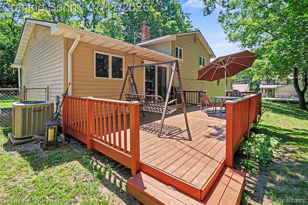 1304 Rinoco Street Waterford, MI 48327 - Photo 20 of 24 Gallery Image 20